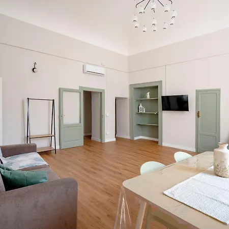 Old Town Charm & Relax - Giuga's 바리